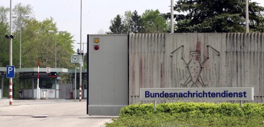 BND feiert Richtfest fuer Berliner Zentrale - technische Dienste verbleiben in Pullach