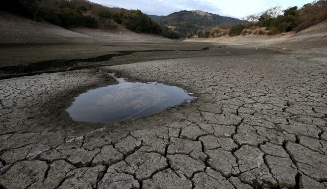 California-Drought-2015-NASA-Predictions-Claim-Water-Running-Out-In-2016-As-Megadrought-Hits-Hard-665x385