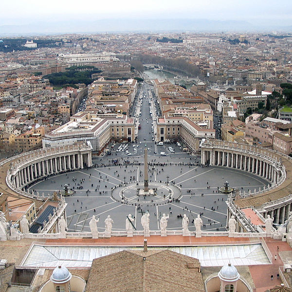 600px-Saint_Peter's_Square_from_the_dome_v2
