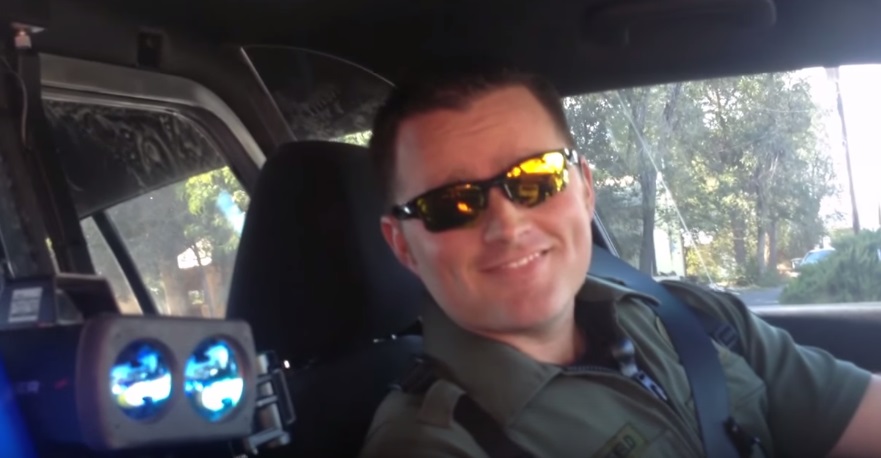 Citizen Pulls Cop Over Gives Warning. YouTube