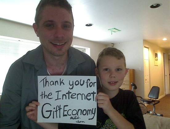 Thank-you-for-the-internet-gift-economy-sign-MikeSlemko