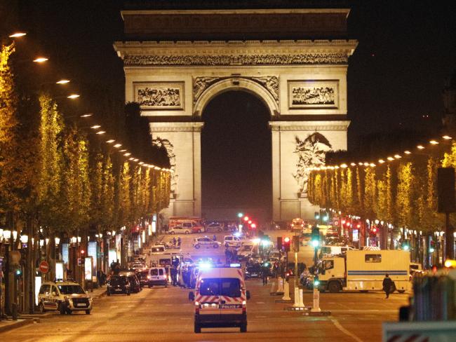 Champs-Élysées Shooting