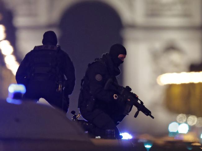 Champs-Élysées Shooting