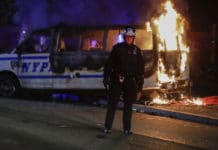 2 Federal Officers Shot, One Killed, As Violence Spreads To Oakland